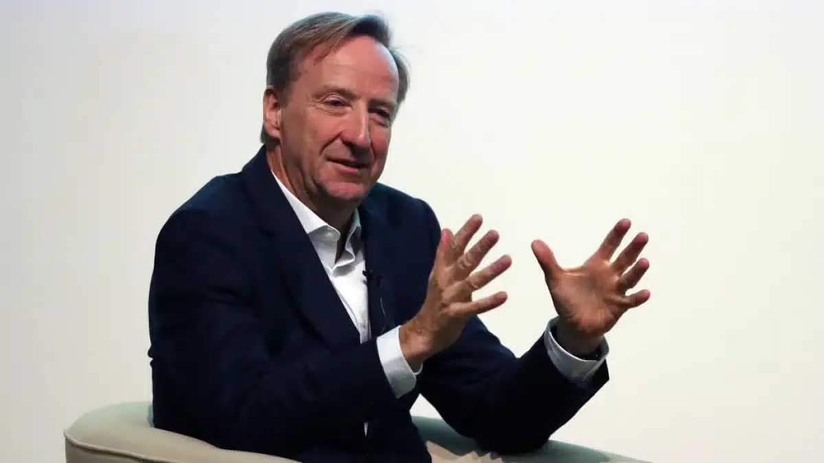 Fostul şef al MI6, Alex Younger, vorbeşte despre diferenţele de opinii dintre Donald Trump şi Vladimir Putin