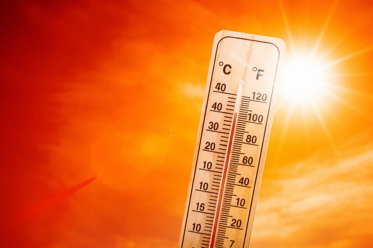Cod portocaliu de caniculă prelungit în vestul țării cu temperaturi de până la 40 de grade