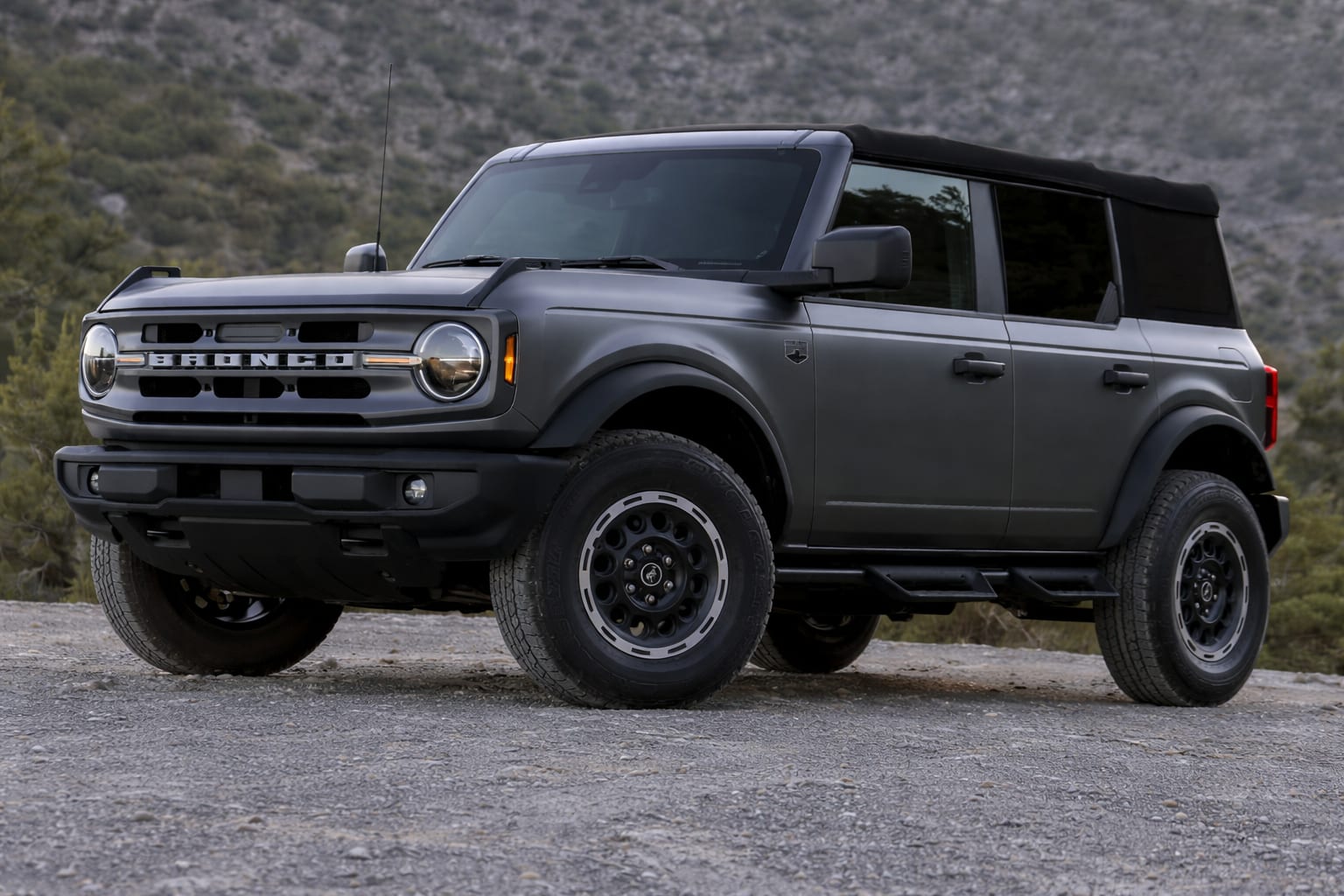 Ford recheamă aproape 777.000 de vehicule din cauza transmisiei și a unor probleme la aripi