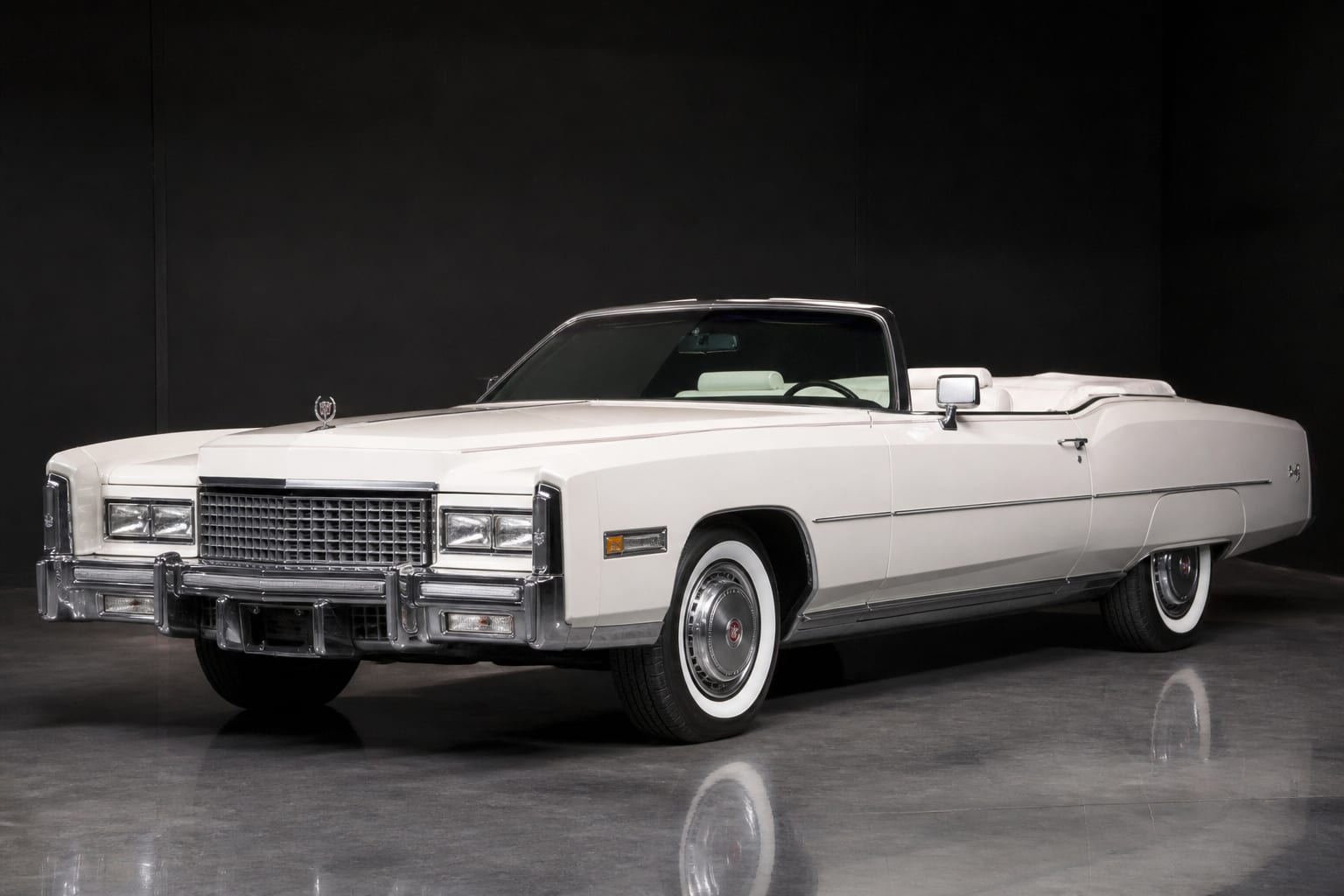 Ion Țiriac a venit cu un Cadillac din 1976 evaluat la până la 100.000 de euro