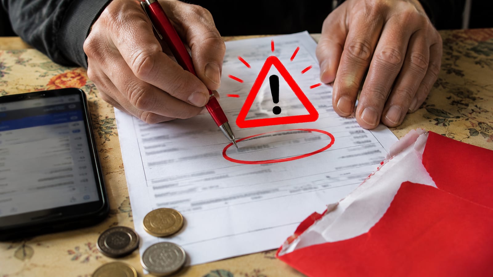 Prețul din contractul de curent poate adăuga 540 de lei pe an la factură
